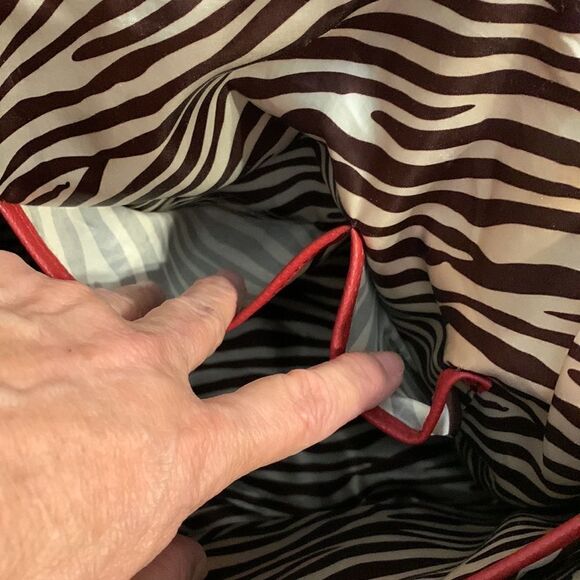 Dana Buchman large red tote with padded laptop pocket - Picture 9 of 17